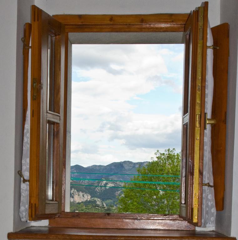 Maison d'hôtes El Patin De Monchu à Pandiello Chambre photo